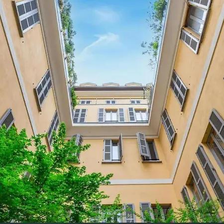 Penthouse With Rooftop Apartament Mediolan