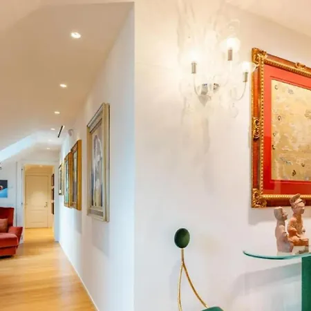 Penthouse With Rooftop Apartament Mediolan
