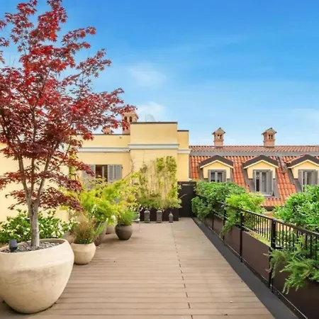 Penthouse With Rooftop Mediolan